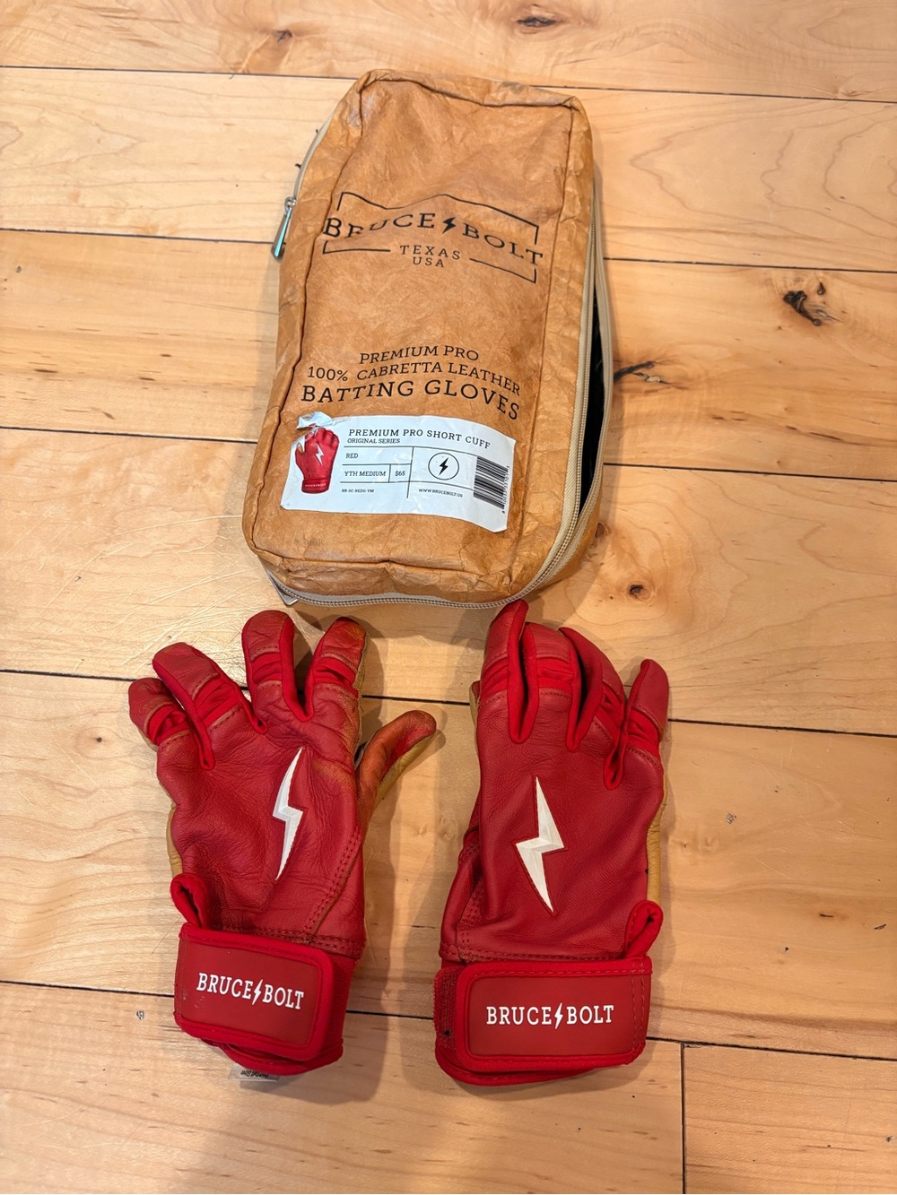 Bruce Bolt Youth M Batting Gloves
